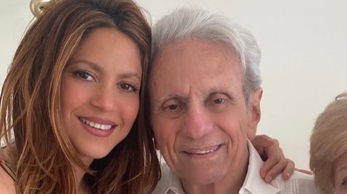 Revista diz que Shakira descobriu AVC do pai horas antes de megashow em Copacabana.