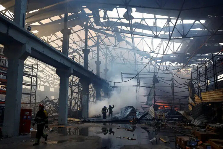 Ucrânia. 29/12/2023 Ucrânia relata um dos maiores ataques de mísseis da Rússia na guerra; 31 pessoas morreram.Ataque russo com mísseis em Kiev
Foto: Reuters/Valentyn Ogirenko/Proibida reprodução