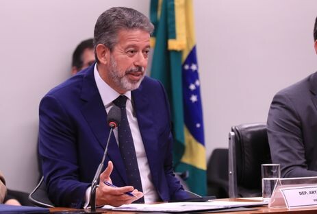 Lula Marques/Agência Brasil Brasília (DF), 16/07/2025 - A comissão especial da Câmara dos Deputados criada para analisar o projeto que altera a legislação do Imposto de Renda (PL 1087/25), durante reunião que votou o parecer do relator, deputado Arthur Lira (PP-AL). Foto: Lula Marques/Agência Brasil
