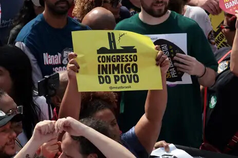 São Paulo (SP), 21/09/2025  Manifestantes participam de ato contra a PEC da Anistia e da Blindagem, no MASP. Foto: Paulo Pinto/Agência Brasil