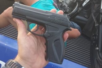 Adolescente é apreendido após roubo e PM recupera veículos e celulares em Aracaju