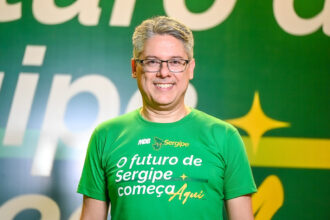 Alessandro Vieira oficializa candidatura ao Senado e prega independência