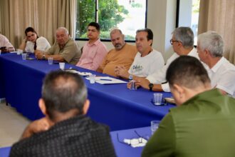 André Moura ouve sindicatos e articula pautas trabalhistas em Aracaju
