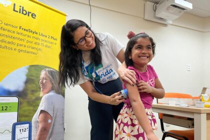 Aracaju entrega sensores a mais 20 jovens com diabetes tipo 1