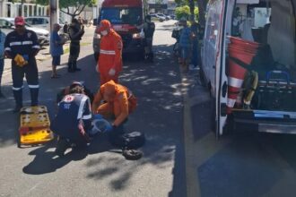 Colisão após desvio de bicicleta deixa dois feridos no São José, em Aracaju
