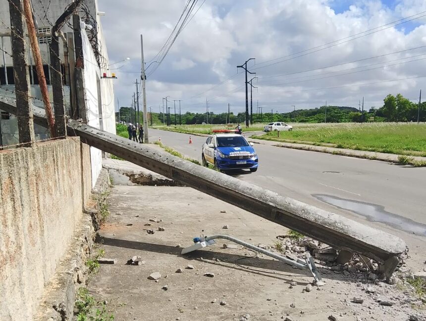 Colisões derrubam postes e ameaçam energia em Sergipe; Aracaju lidera