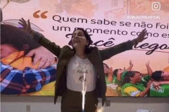 Emília Corrêa celebra aniversário com aliados e equipe em Aracaju