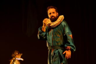 Gregorio Duvivier apresenta espetáculo "O Céu da Língua" em Aracaju