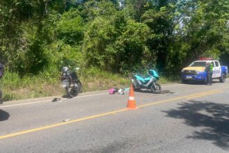Mulher fica ferida em acidente com motos e carro na SE-065 em São Cristóvão