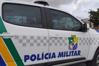 PM conduz homem após denúncia de agressão e ameaça com facão em Lagarto