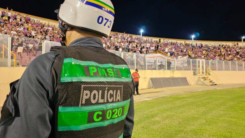 Polícia Militar assegura segurança em clássico entre Confiança e Itabaiana