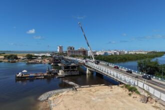 Ponte Godofredo Diniz passa de 71% e terá Pare e Siga a partir de quinta