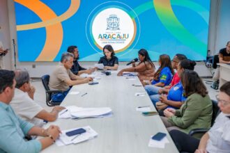 Prefeita Emília promove diálogo com comunidade do bairro Coroa do Meio