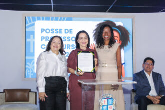 Prefeitura de Aracaju empossa 60 novos professores do concurso da educação