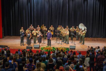 Prefeitura oficializa hino de Aracaju e premia maestro com R$ 12 mil