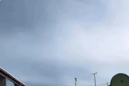 Riachuelo reinaugura praça revitalizada com nova quadra esportiva