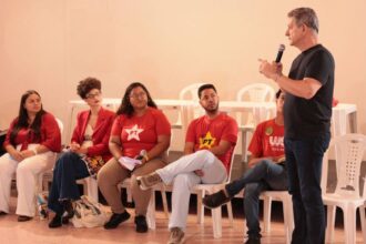 Rogério Carvalho Enfatiza Papel da Juventude em Plenária sobre Democracia