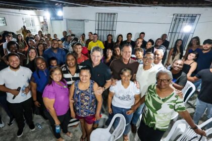 Rogério Carvalho reúne mais de 100 lideranças no Bairro Cirurgia