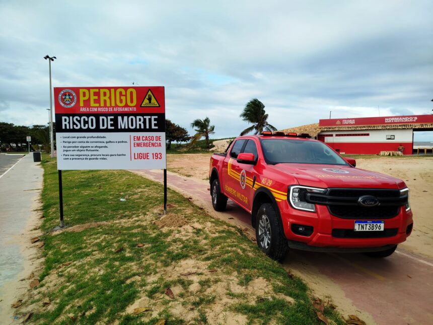 Bombeiros alertam para risco extremo na Praia dos Artistas, em Aracaju