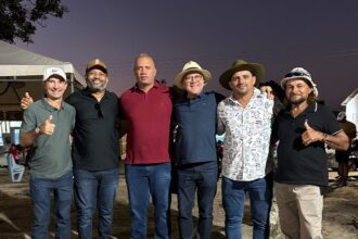 Carlinhos Ferreira ouve demandas da zona rural em Riachão do Dantas
