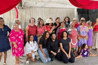 Cras e UFS promovem apresentação teatral com grupos intergeracionais