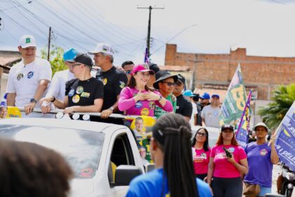 Carinho e entusiasmo marcam recepção à Delegada Danielle no Conjunto João Alves