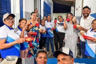 Em Tomar do Geru, Jal ouve alunos da EJA e destaca retorno à escola