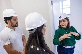 Emília acompanha obras da Unidade de Qualificação do Porto Dantas