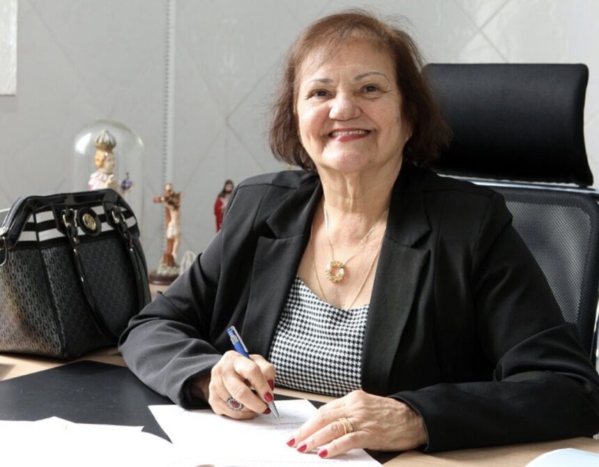 Ex-prefeita de Arauá reúne amigos e família em festa pelos 84 anos