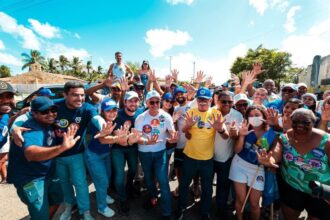 Jorginho Araujo com o governador Fábio Mitidieri e a população na carreata em Siriri