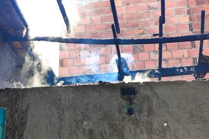 Incêndio atinge sala e quarto de casa na Barra dos Coqueiros