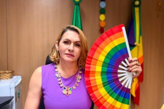 Linda Brasil propõe fim de limite que elimina aprovados em concursos