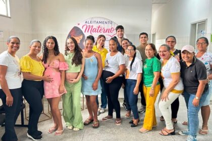 Mães recebem orientações sobre amamentação em ação no povoado Água Fria