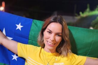 Mariana Dantas inicia campanha com adesivaço e carreata em Aracaju