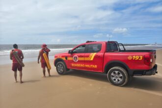 Mergulhadores retomam buscas por jovem desaparecido em Aracaju