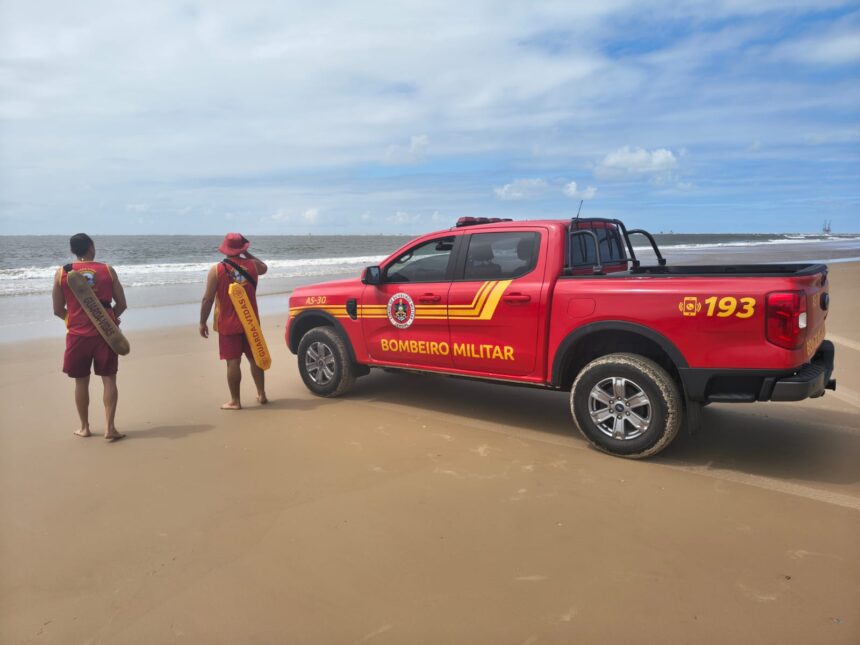 Mergulhadores retomam buscas por jovem desaparecido em Aracaju