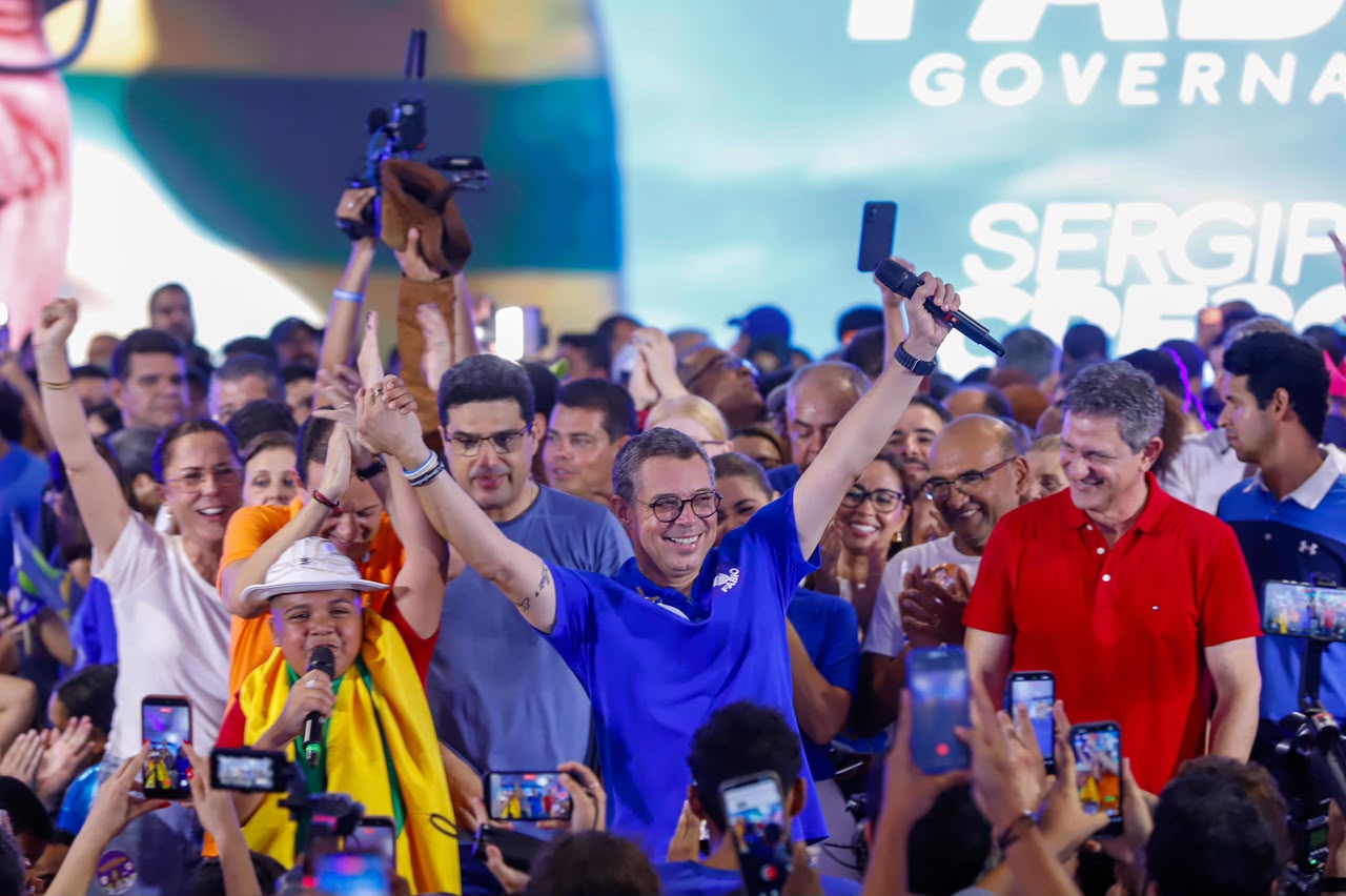 Governador Fábio Mitidieri durante agenda de campanha em Sergipe
