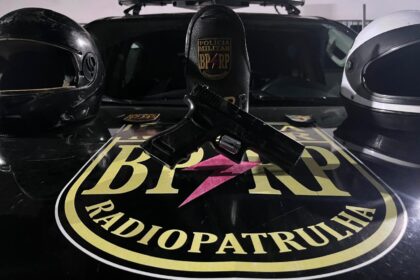 PM aborda dupla e apreende simulacro de arma em mata de Aracaju