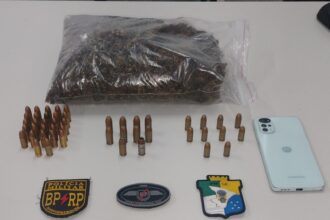 PM prende homem com 453 g de maconha e 47 munições no Santa Maria