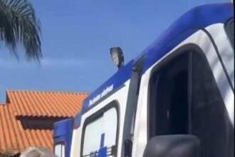 Prefeito de Arauá recebe ambulância para reforçar atendimentos