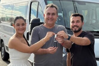 Prefeitura reforça transporte de pacientes com nova van em São Francisco