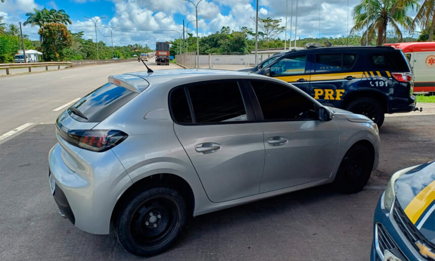 PRF intercepta na BR-101 em Sergipe carro furtado em Alagoas