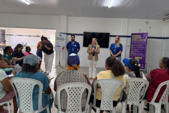 Procon Aracaju orienta idosos sobre prevenção a golpes digitais