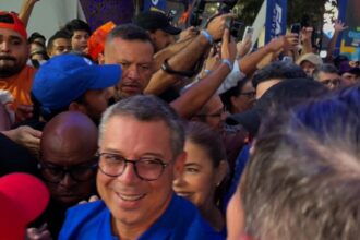 PSD oficializa chapa de Mitidieri e reúne multidão em Aracaju
