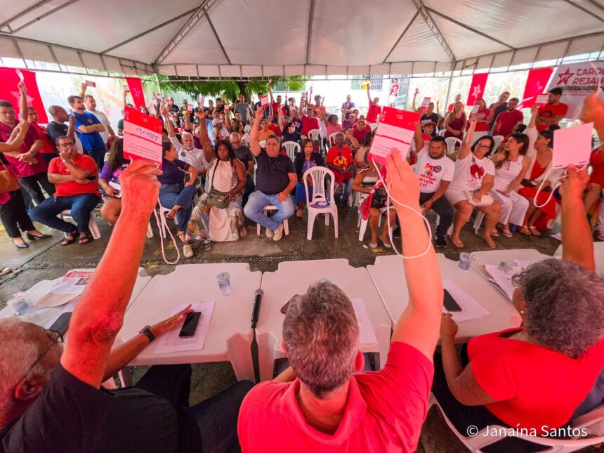 PT oficializa Rogério Carvalho e chapa para 2026 em Sergipe