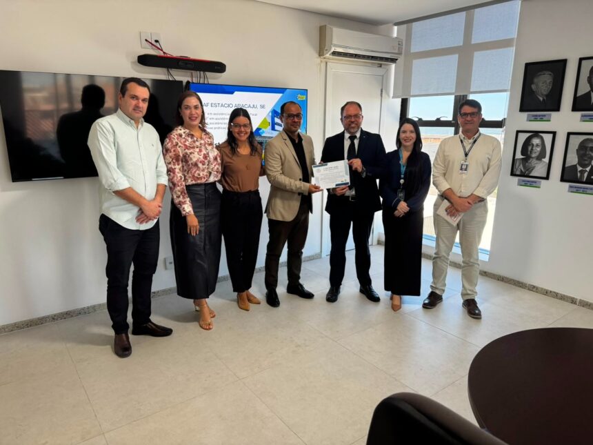 Receita Federal reconhece atendimento gratuito do NAF Estácio Sergipe
