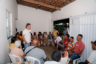 Robson Viana ouve demandas de moradores em sete encontros em Socorro