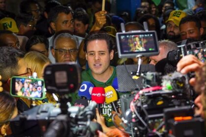 Rodrigo Valadares reúne chapa em Sergipe para projeto de Flávio Bolsonaro