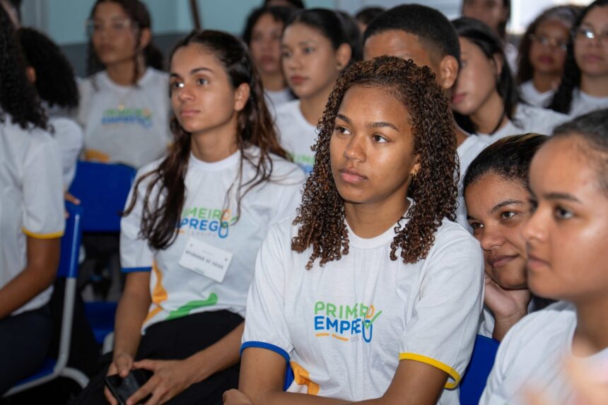 Selecionados no Primeiro Emprego devem entregar documentos em Sergipe