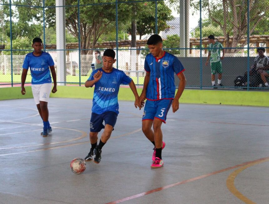 Semana da Juventude começa com futsal entre escolas municipais em Aracaju